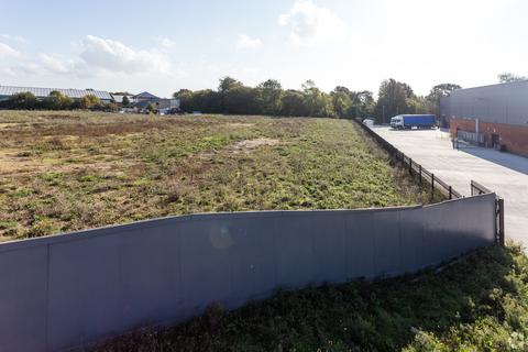 Distribution warehouse to rent, 2-4 Cotsworth Rd Gosport PO13 0AF