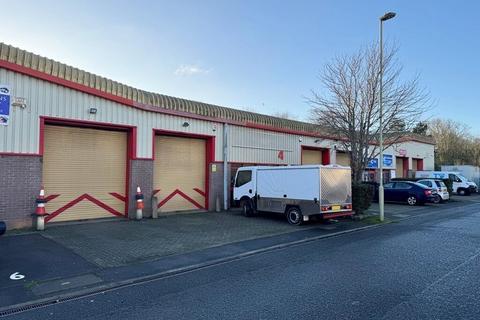 Warehouse to rent, Newgate Ln Fareham PO14 1DJ