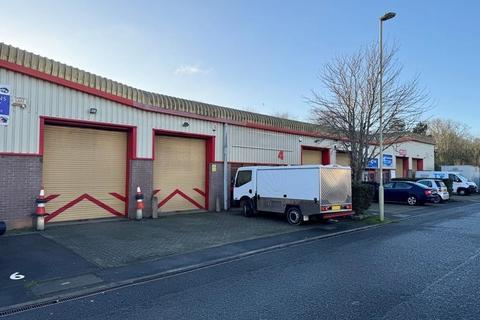 Warehouse to rent, Newgate Ln Fareham PO14 1DJ