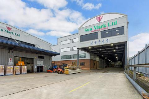 Warehouse to rent, 428 Long Dr Greenford UB6 8UH