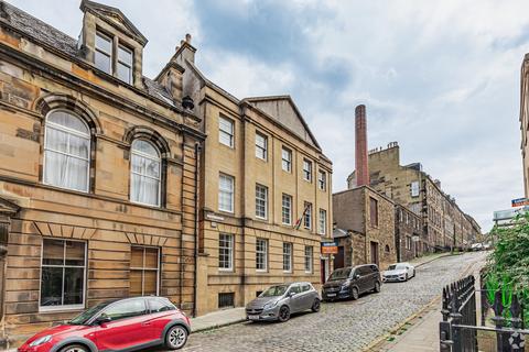 Office to rent, 25 Union St Edinburgh EH1 3LR