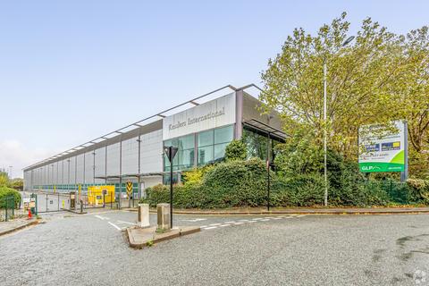 Distribution warehouse to rent, International Business Park Stratford London E15 2NF