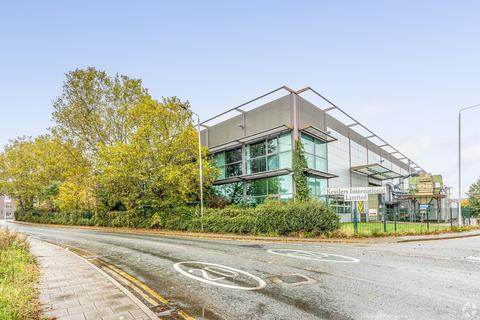 Distribution warehouse to rent, International Business Park Stratford London E15 2NF