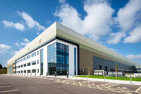 Distribution warehouse to rent, Chippenham Rd Chippenham SN14 6BD
