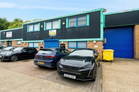 Warehouse to rent, Colne Way Watford WD24 7NE