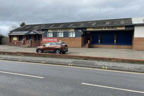 Showroom to rent, 141 Holt Rd Wrexham LL13 9DY