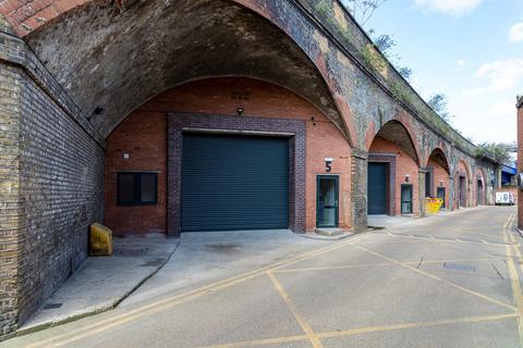 Warehouse to rent, Bermondsey Trading Estate London SE16