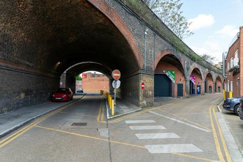Warehouse to rent, Bermondsey Trading Estate London SE16