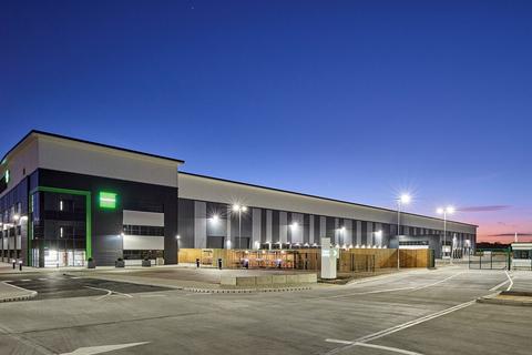 Warehouse to rent, Arterial Rd Purfleet-On-Thames RM19 1TD