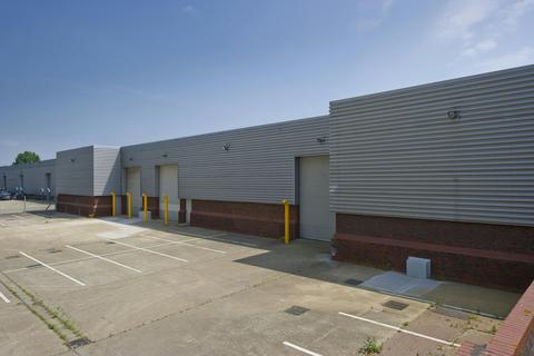 Warehouse to rent, 686-689 Stirling Rd Slough SL1 4ST