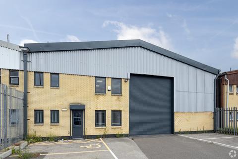 Warehouse to rent, Redburn Industrial Estate Enfield EN3 4GS