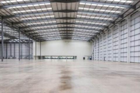 Distribution warehouse to rent, Braunston Rd Daventry NN11 8NP