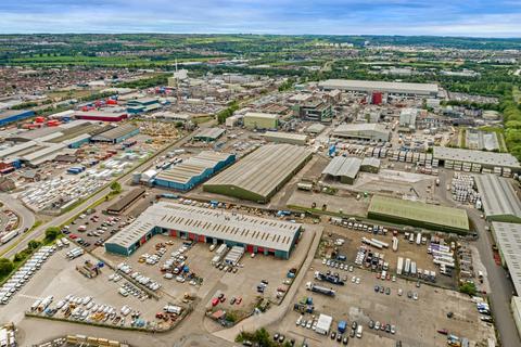 Distribution warehouse to rent, Earls Rd Grangemouth FK3 8XF