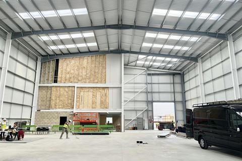 Distribution warehouse to rent, Station Approach Waltham Cross EN8 7LX
