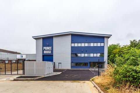 Distribution warehouse to rent, Station Road Approach Waltham Cross EN8 7LX