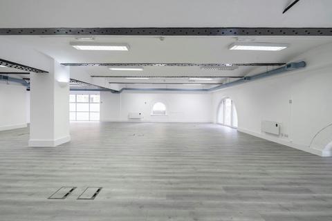 Office to rent, 2 Pear Tree Ct London EC1R 0DS