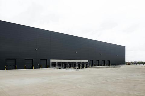 Warehouse to rent, Coldharbour Ln Rainham RM13 9BJ