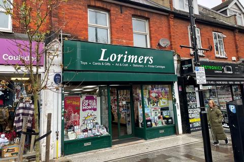 Retail property (high street) to rent, 140 Brighton Rd Coulsdon CR5 2ND