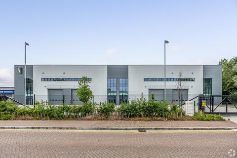 Warehouse to rent, North Crescent London E16 4TG