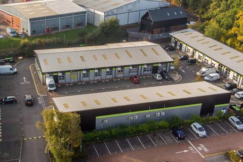 Distribution warehouse to rent, Molly Millars Ln Wokingham RG41 2PQ