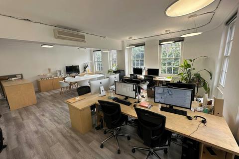 Office to rent, 44 Charlotte St London W1T 2NR