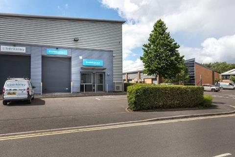 Industrial development to rent, 933-936 Yeovil Rd Slough SL1 4NH