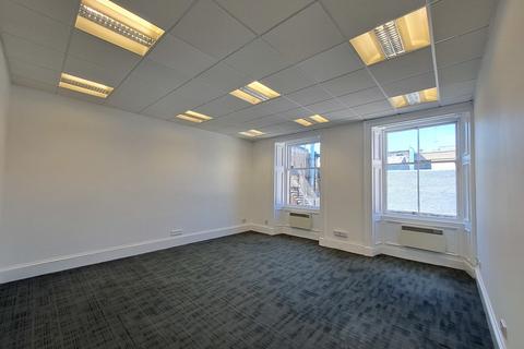 Office to rent, 125 Buchanan St Glasgow G1 2JA