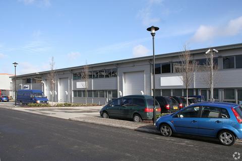 Warehouse to rent, Mansfield Rd London W3 0BZ