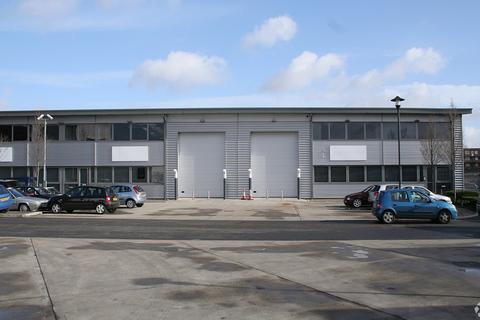 Warehouse to rent, Mansfield Rd London W3 0BZ