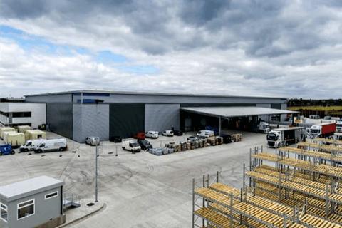 Distribution warehouse to rent, 1 Windrush Rd Tilbury RM18 7AN