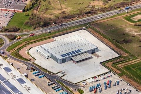 Distribution warehouse to rent, 1 Windrush Rd Tilbury RM18 7AN