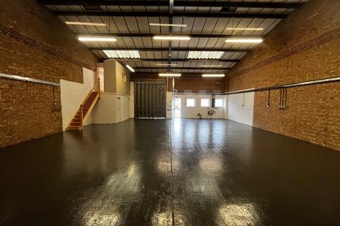Warehouse to rent, 31 Station Road Industrial Estate Hailsham BN27 2ER