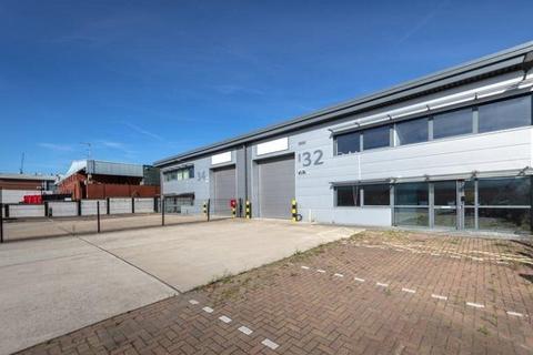 Warehouse to rent, Telford Way London W3 7XS