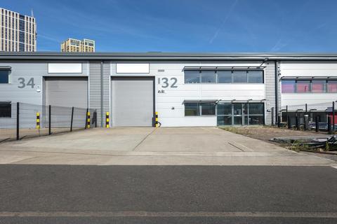 Warehouse to rent, Telford Way London W3 7XS