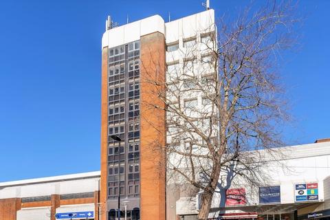 Property to rent, Wellington St Aldershot GU11 1DB