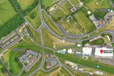 Land to rent, Epsom Downs Epsom KT18 5LQ