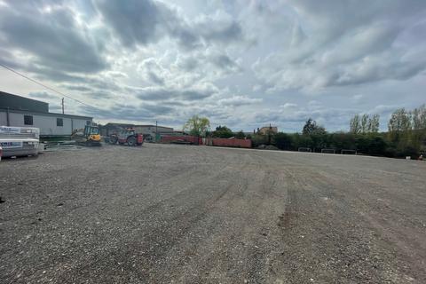 Land to rent, Newyears Green Ln Uxbridge UB9 6LX