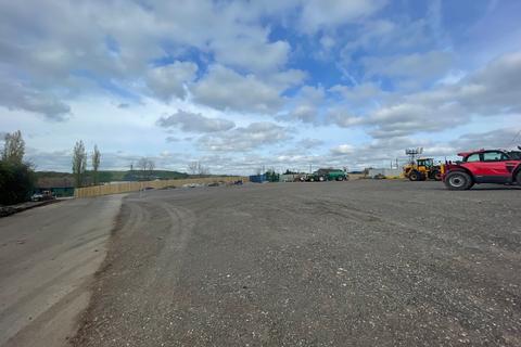 Land to rent, Newyears Green Ln Uxbridge UB9 6LX