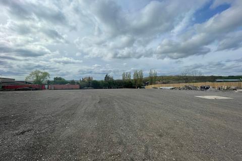 Land to rent, Newyears Green Ln Uxbridge UB9 6LX