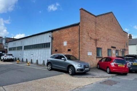 Warehouse to rent, Course Rd Ascot SL5 7HQ