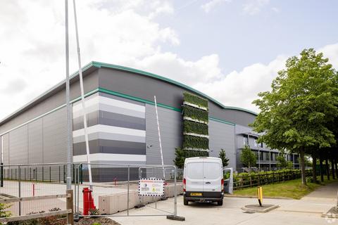 Warehouse to rent, Ironbridge Rd Uxbridge UB11 1BT