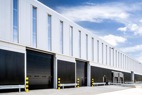 Warehouse to rent, A5 Milton Keynes MK6 1LN