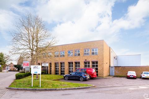 Warehouse to rent, 649 River Gdns Feltham TW14 0RB