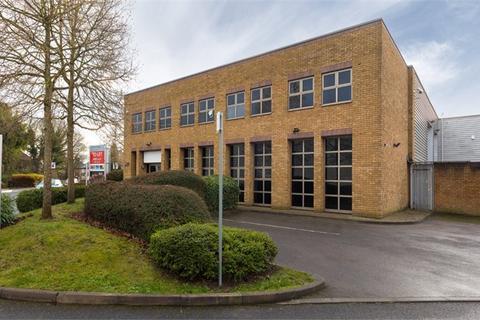 Warehouse to rent, 649 River Gdns Feltham TW14 0RB