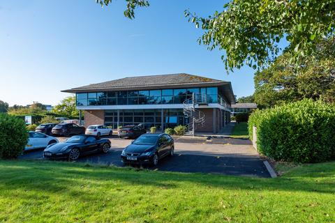 Office to rent, 1310 Solihull Pky Birmingham B37 7YQ