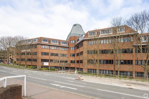 Office to rent, Ashley Ave Epsom KT18 5AD