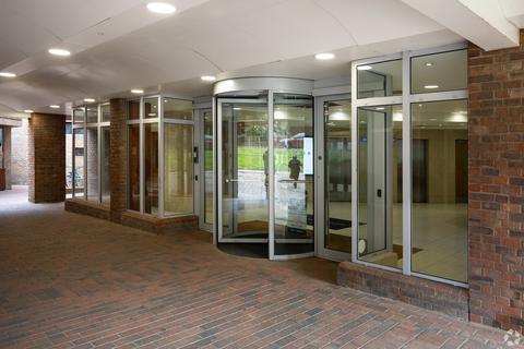 Office to rent, Ashley Ave Epsom KT18 5AD