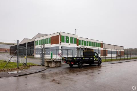 Warehouse to rent, Unit 1 London By Colney St Albans AL2 1DT