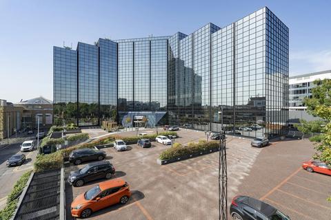 Office to rent, 1 George St Uxbridge UB8 1QQ