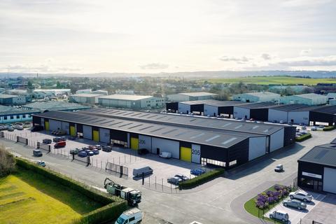 Distribution warehouse to rent, 200 Baird Av Glasgow G52 4FN